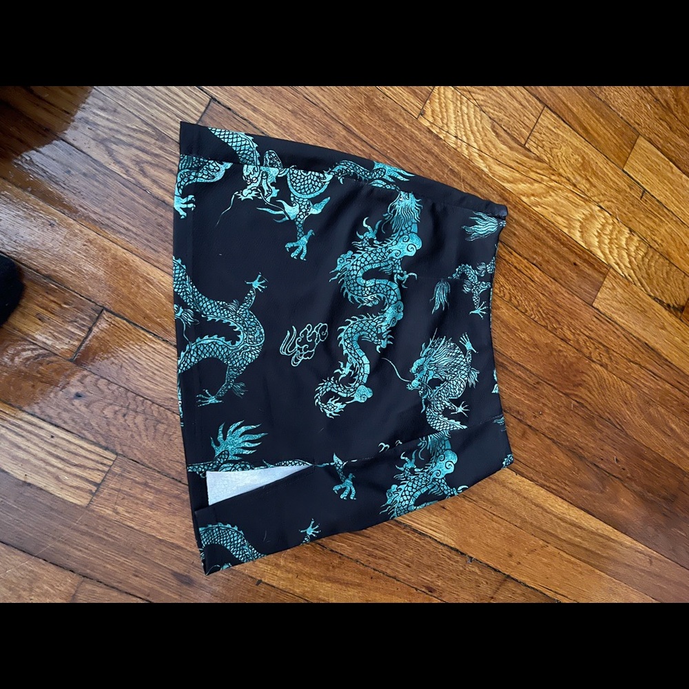 Never worn cute dragon skirt